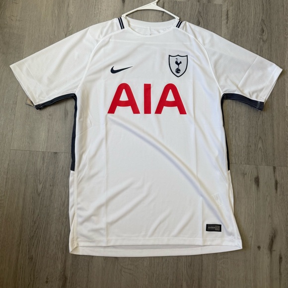 Tottenham Hotspurs Soccer Jersey size Large NWT - Picture 1 of 2